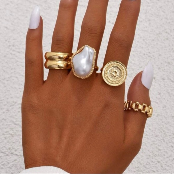 Zara Jewelry - Set of rings